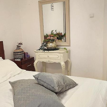 Bat Yam On The Beach Apartment Exterior foto