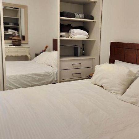 Bat Yam On The Beach Apartment Exterior foto