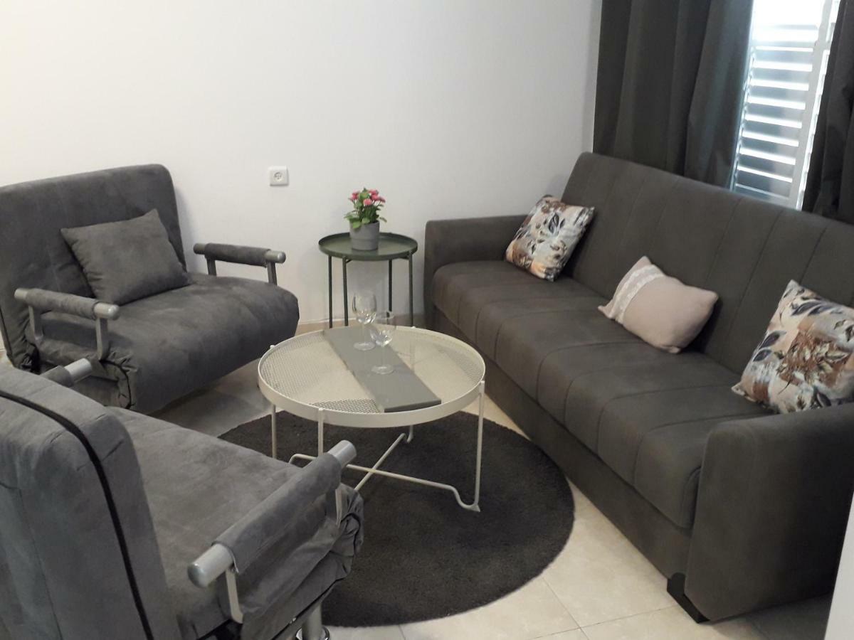 Bat Yam On The Beach Apartment Exterior foto